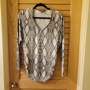 Tommy Bahama Snake Skin Design V Neck  Top